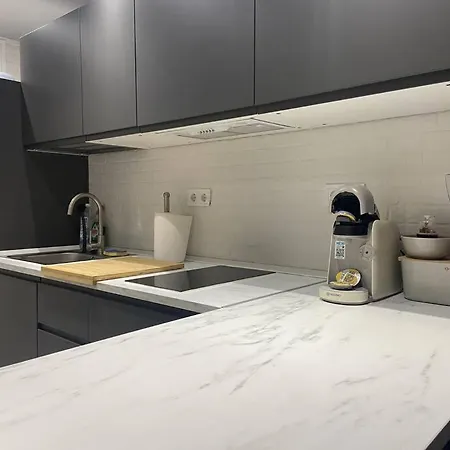 Casa Picaso Elegance, One Bedroom Center With Balcony By Namaste Elite *