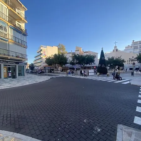 Casa Picaso Elegance, One Bedroom Center With Balcony By Namaste Elite Apartment *