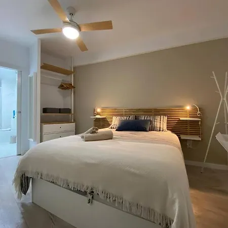 Casa Picaso Elegance, One Bedroom Center With Balcony By Namaste Elite