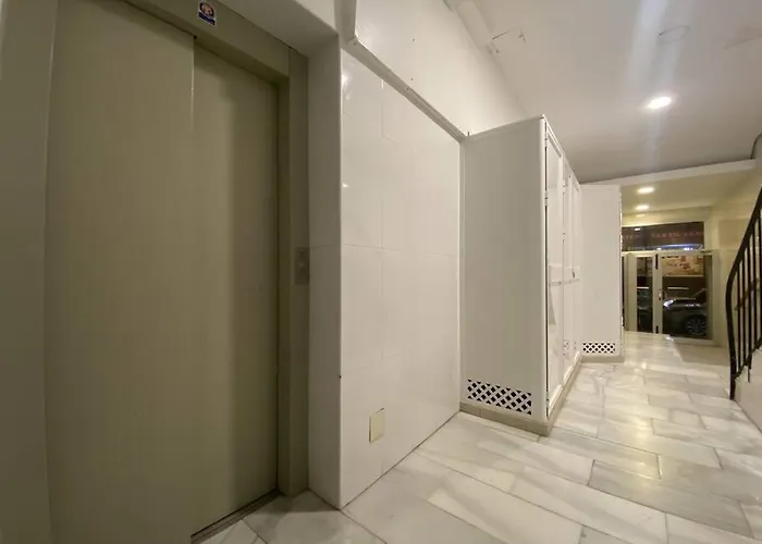 アパート Casa Picaso Elegance, One Bedroom Center With Balcony By Namaste Elite トレモリノス