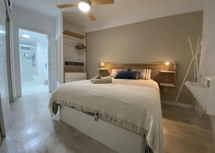 Casa Picaso Elegance, One Bedroom Center With Balcony By Namaste Elite アパート トレモリノス