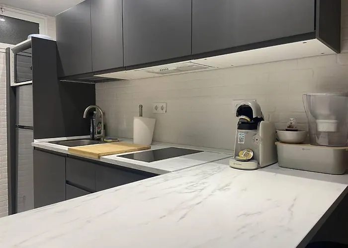 Casa Picaso Elegance, One Bedroom Center With Balcony By Namaste Elite *