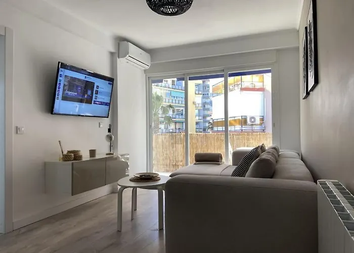 アパート Casa Picaso Elegance, One Bedroom Center With Balcony By Namaste Elite トレモリノス