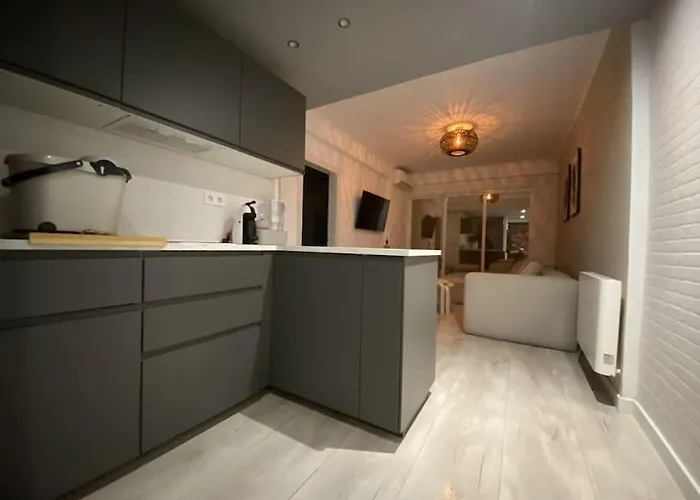 Casa Picaso Elegance, One Bedroom Center With Balcony By Namaste Elite Apartment